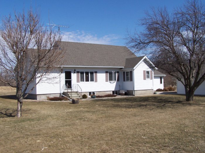 Gordon Swenson Estate Auction - Selling Real Estate (Great Acreage), Machinery, Vehicles, & Household