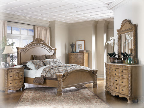 Exquisite Furniture, Home Decor, Like New Tools, New Weatherby Shotgun, New Tilt-Bed Tow Dolly, Collectibles & Clean Household Auction