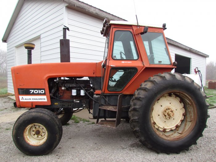 Bryon Johnson Estate - Farm Machinery & Extravagant Collectibles & Home Furnishings Auction