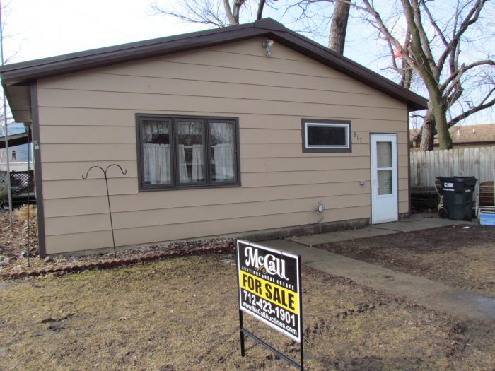 3 Bedroom Home in Whiting, IA. going @ Public Auction
