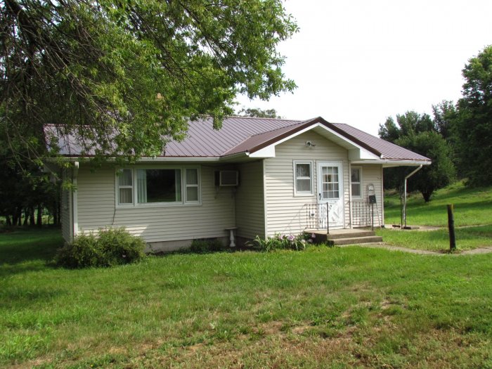 Loess Hills Land, Acreage, & Household Auction - Sellers: Ethel Nutt Estate
