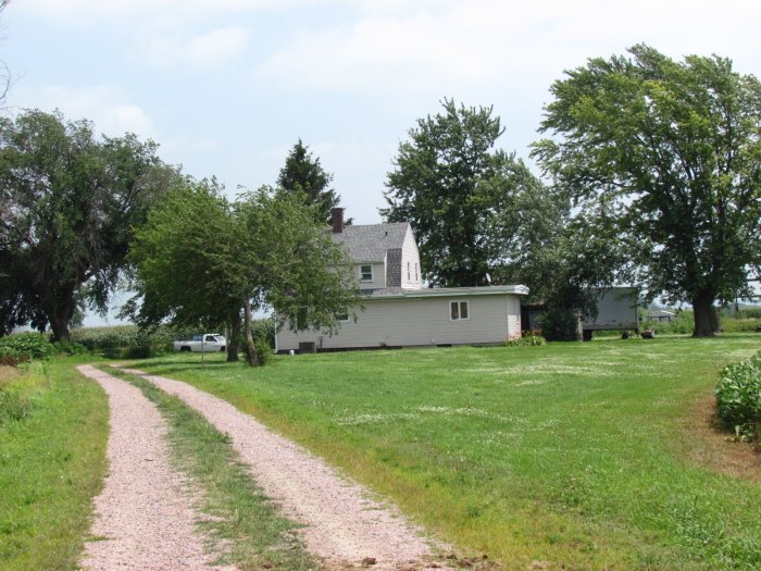 Public Auction for Lila Ankerstjerne selling 11.7 Acre Acreage & Personal Property - Onawa, Iowa